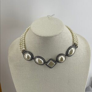 2.11.26-8 Cezanne Faux Pearl, Silverstone & Pearlescent Cabochon Necklace